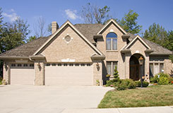 Garage Door Repair Services in La Riviera, CA